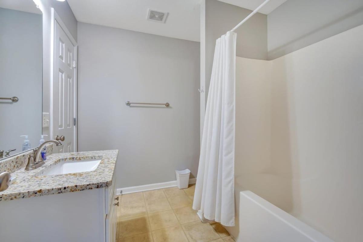Charming Gray Home- 5 Mins From Gsu! Statesboro Bagian luar foto
