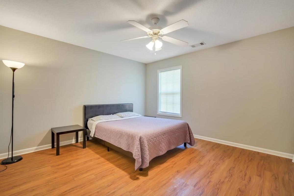 Charming Gray Home- 5 Mins From Gsu! Statesboro Bagian luar foto