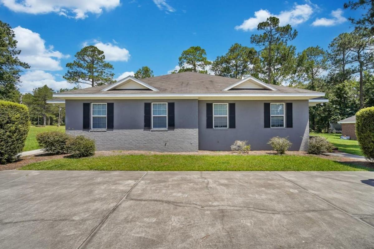 Charming Gray Home- 5 Mins From Gsu! Statesboro Bagian luar foto