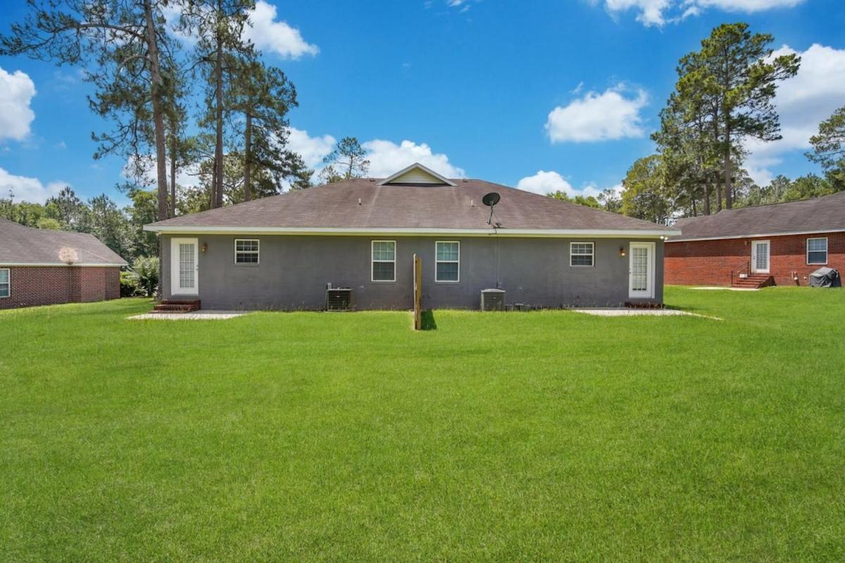 Charming Gray Home- 5 Mins From Gsu! Statesboro Bagian luar foto