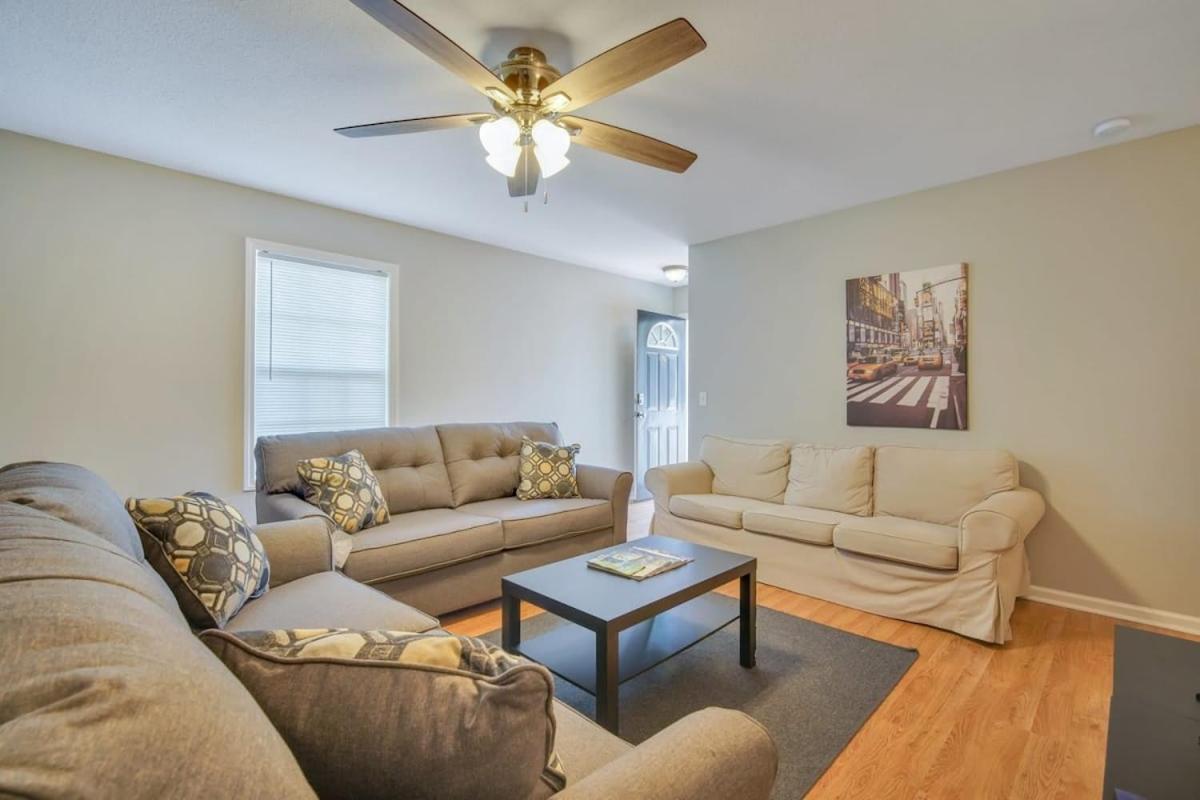 Charming Gray Home- 5 Mins From Gsu! Statesboro Bagian luar foto